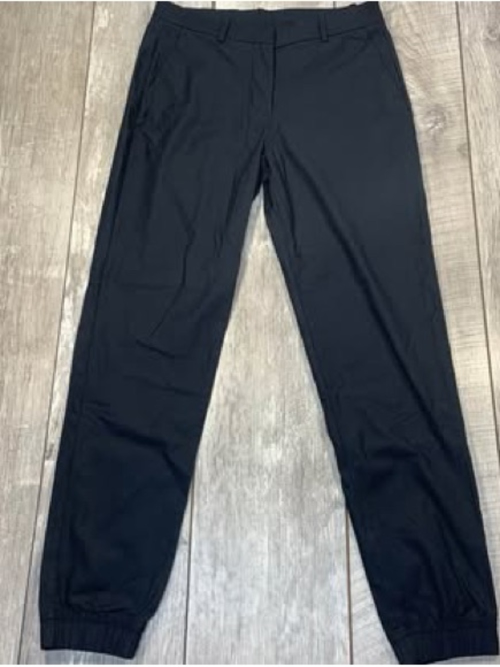 Kit and Ace women’s black dress jogger style pants size 8 elastic cuff preowned